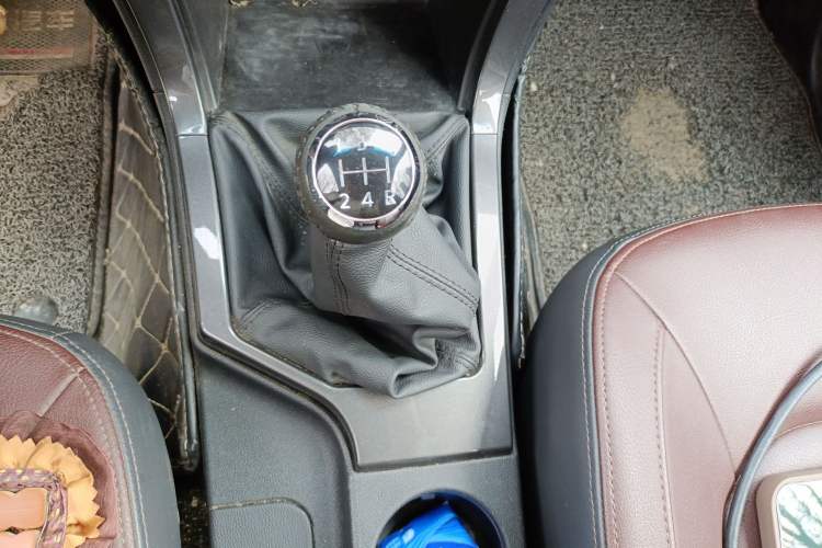 Used Great Wall Wingle 5 2020 2.4L Gasoline Two-Wheel Drive Value Edition Big Double Cab China VI Standard 4K22D4M Gear Lever