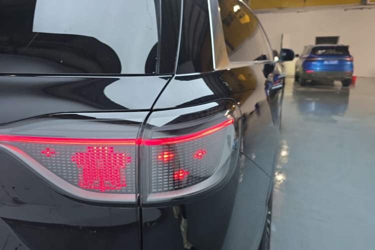 Used Hima AITO M9 2024 Range-Extended Ultra Version 52 kWh 6-Seater Model
