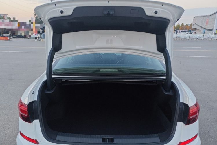 Used Volkswagen Passat 2019 330TSI Luxury Edition China VI Standard
