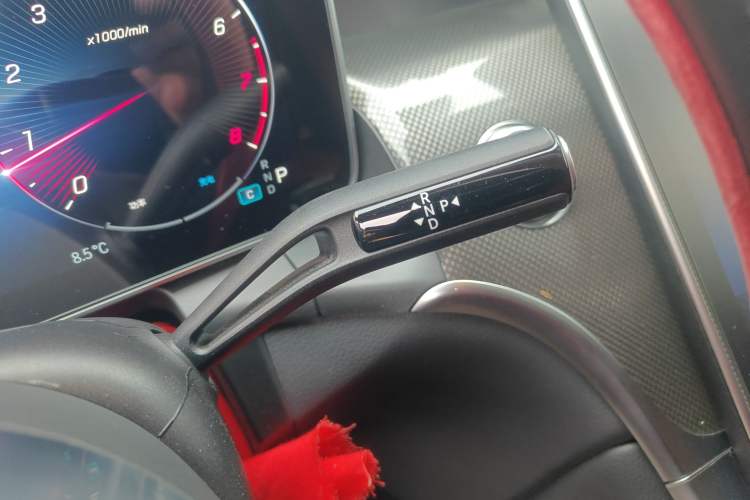 Used Mercedes-Benz GLC 2023 GLC 260 L 4MATIC Dynamic Edition 7-seater Gear Lever