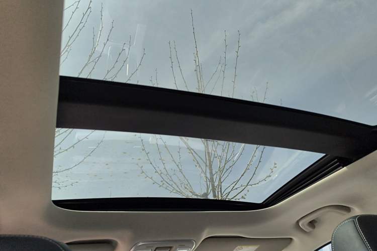 Used Geely Auto Emgrand X7 Sport 2021 Million Edition 1.8TD DCT Two-Wheel Drive Comfort Model Headliner