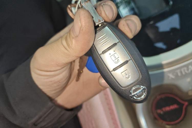 Used Nissan X-Trail 2016 2.0L CVT Smart Enjoyment Version 4WD
