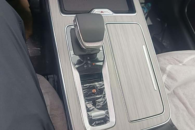 Used Hongqi HS5 2025 2.0T Two-Wheel Drive Flagship Pro Edition