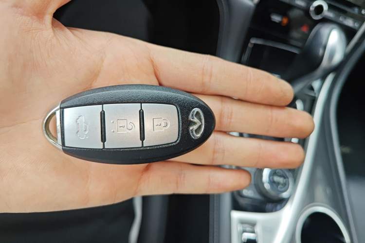 Used Infiniti Q50L 2015 2.0T Comfort Edition