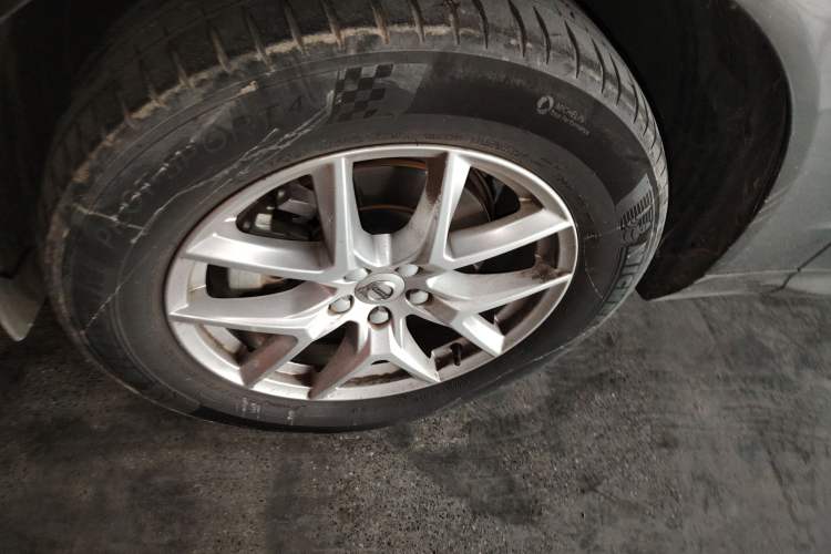 Used Volvo XC60 2019 T5 4x4 Smart Edition China VI Standard Exterior 4