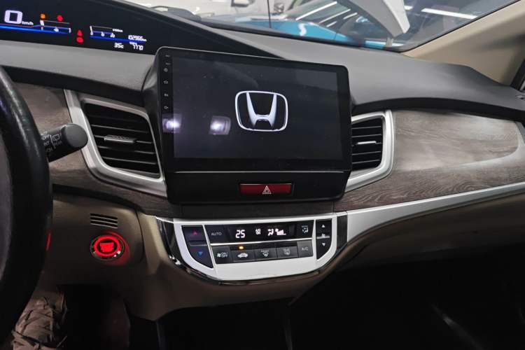 Used Honda Jade 2017 1.8L automatic Comfort version 5 seats