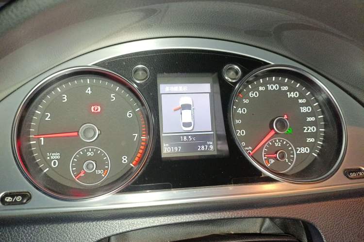 Used Volkswagen FAW-Volkswagen CC 2013 2.0 TSI Luxury Model Instrument Cluster