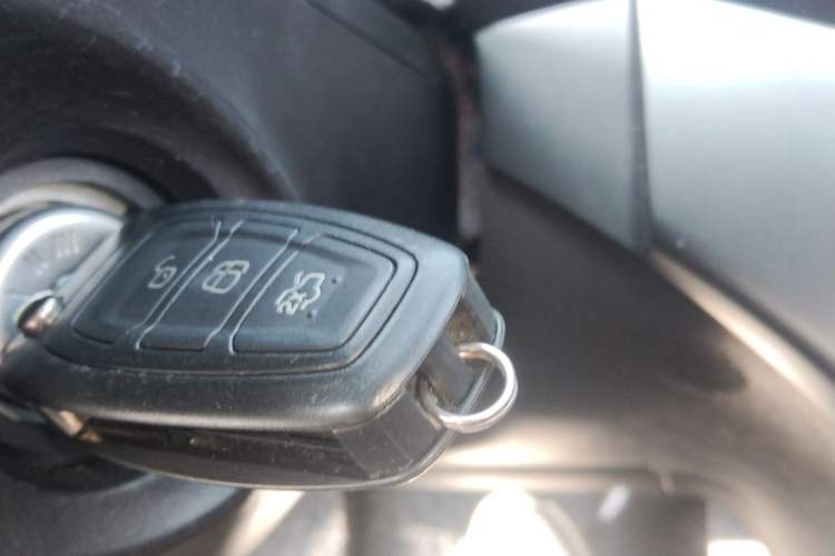 Used Ford Kuga 2017 EcoBoost 180 Two-Wheel-Drive Tiger Leap Model Vehicle Key