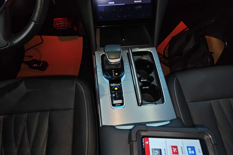 Used Hongqi HS7 PHEV 2024 2.0T PHEV Four-Wheel Drive Flagship Edition 7 Seats
