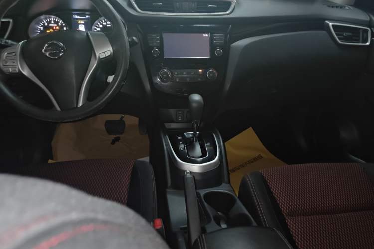 Used Nissan Qashqai 2017 2.0L CVT Elite Edition China V Standard Audio And AC Panel