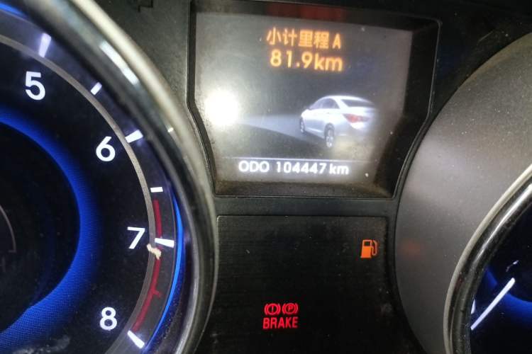 Used Hyundai Sonata 2014 2.4L Automatic Leading Edition China IV Standard Odometer Close Up