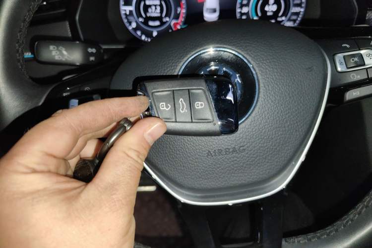 Used Volkswagen FAW-Volkswagen CC 2019 330TSI Glamour Edition China V Standard Vehicle Key