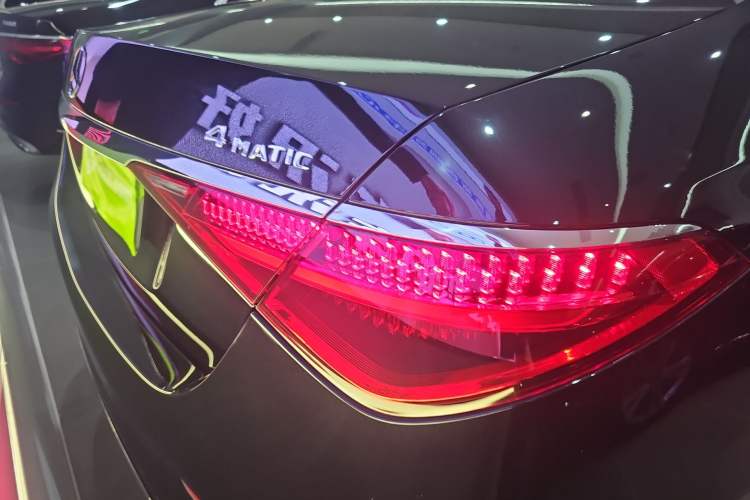 Used Mercedes-Benz S-Class 2023 Updated S 400 L Business Version Right Rear Taillight