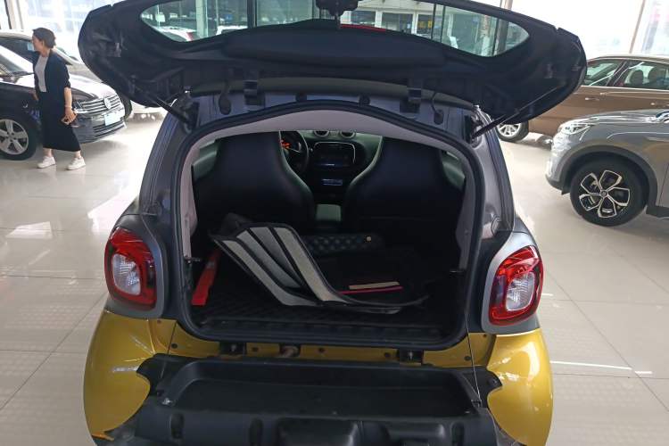 Used smart fortwo 2018 1.0L 52kW Hardtop Dynamic Version China V Trunk