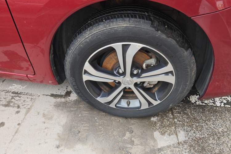 Used Nissan Tiida 2016 1.6L CVT Smart Drive Edition Right Front Wheel Hub