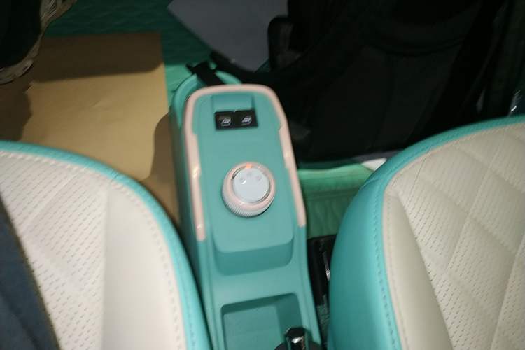 Used Chery QQ Ice Cream 2022 120km Conical Shape Lithium Iron Phosphate
