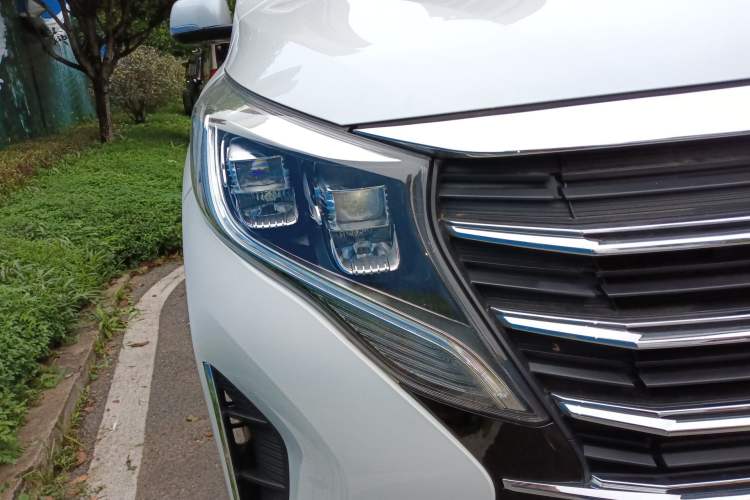 Used GAC Trumpchi M8 2024 Lingxiu Series 390T Luxury Edition Right Front Headlight