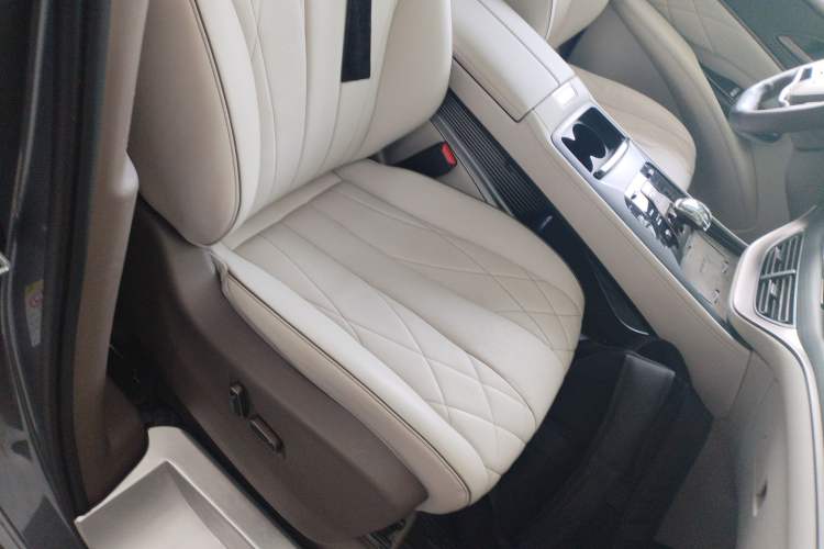 Used Denza D9 2022 DM-i 970 Four-Wheel Drive Flagship Model