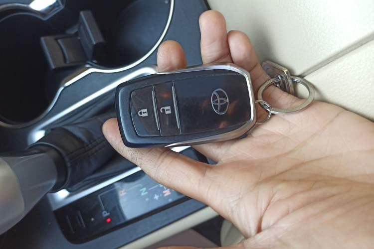 Used Toyota Highlander 2017 2.0T Two-Wheel Drive Luxury Edition 7 Seats
