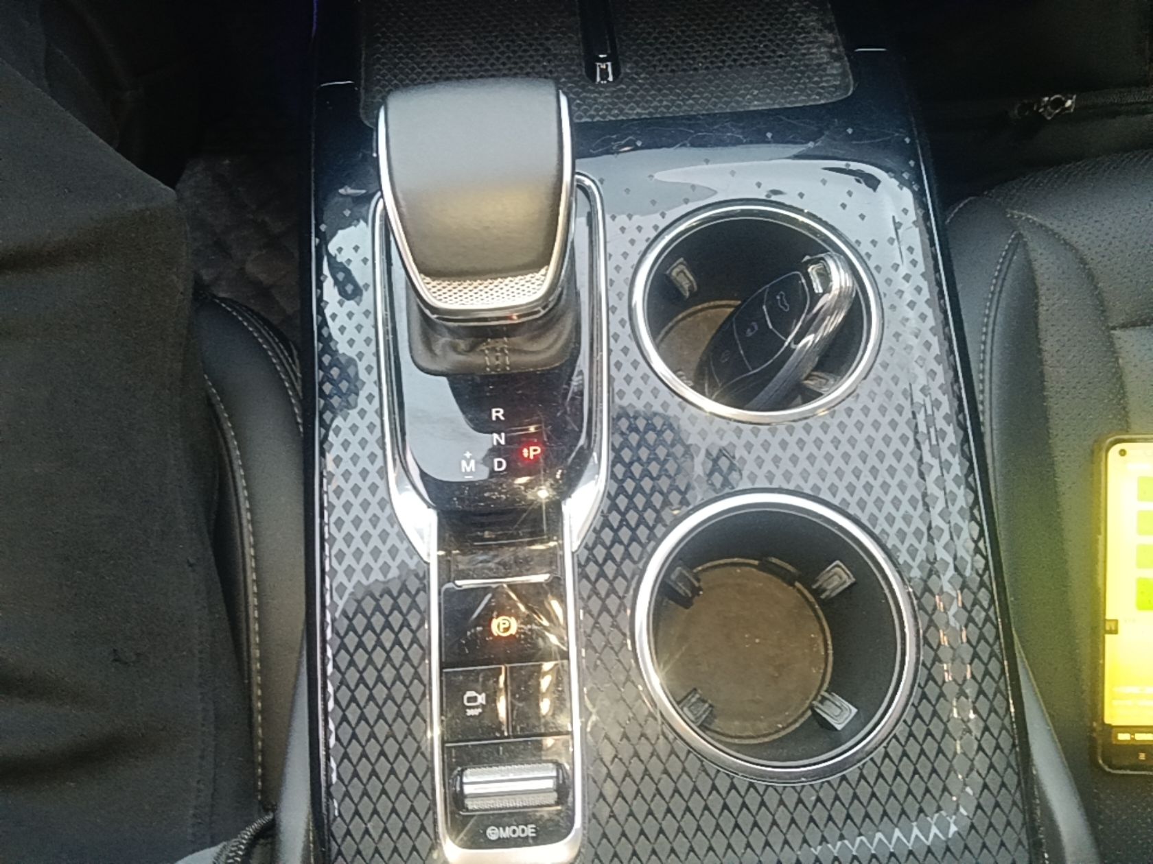 Hongqi HS3 2023 1.5T Two-Wheel Drive Shanwei Edition — снимка 16