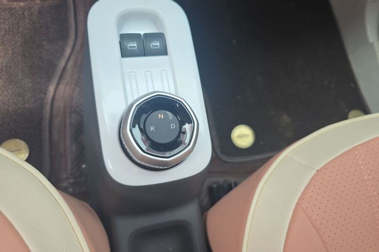 Used Geely Galaxy Panda 2025 210 km – Yuanqi Bear Gear Lever