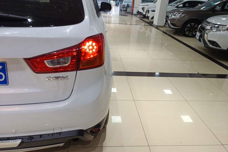 Used Mitsubishi ASX 2018 2.0L CVT Two-Wheel Drive Deluxe Edition