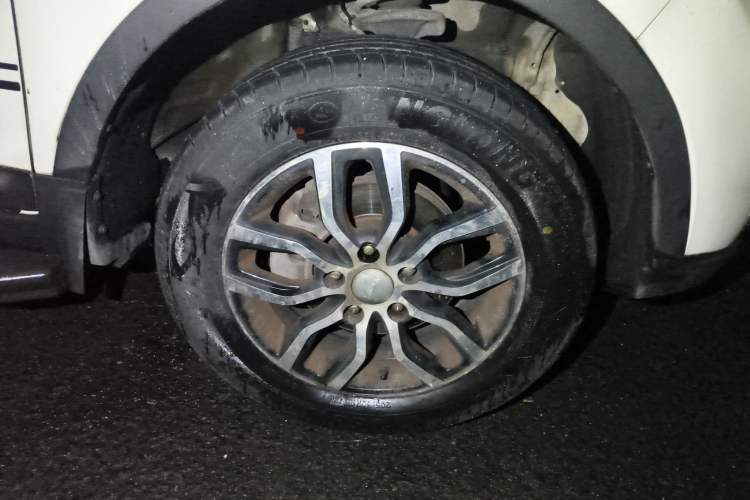 Used Lifan Auto Myway 2016 1.5L Manual Elite Version Right Front Wheel Hub