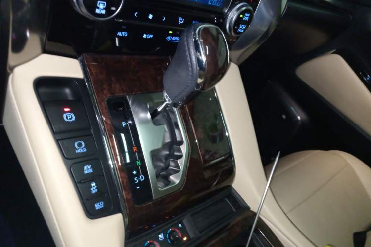 Used Toyota Alphard 2020 Dual-Engine 2.5L Luxury Edition