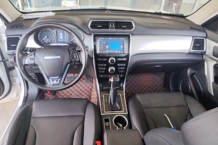 Used Haval H2 2017 Red-Label 1.5T Automatic Two-Wheel Drive Luxury Model
