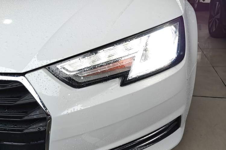 Used Audi A4L 2018 30th Anniversary Edition 30 TFSI Ambition Model
