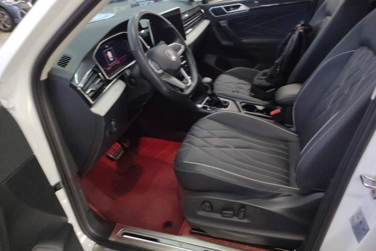 Used Volkswagen Tiguan L 2024 330TSI Automatic Two-Wheel Drive R-Line Enhanced Edition Left Front Seat