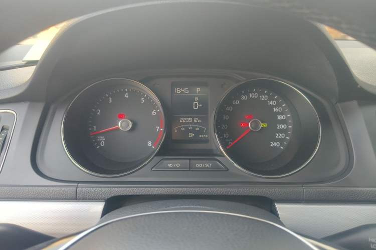 Used Volkswagen Gran Lavida 2015 1.6L Automatic Comfort Edition Instrument Cluster