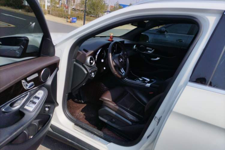 Used Mercedes-Benz GLC 2018 GLC 260 4MATIC Dynamic Edition Driver Seat