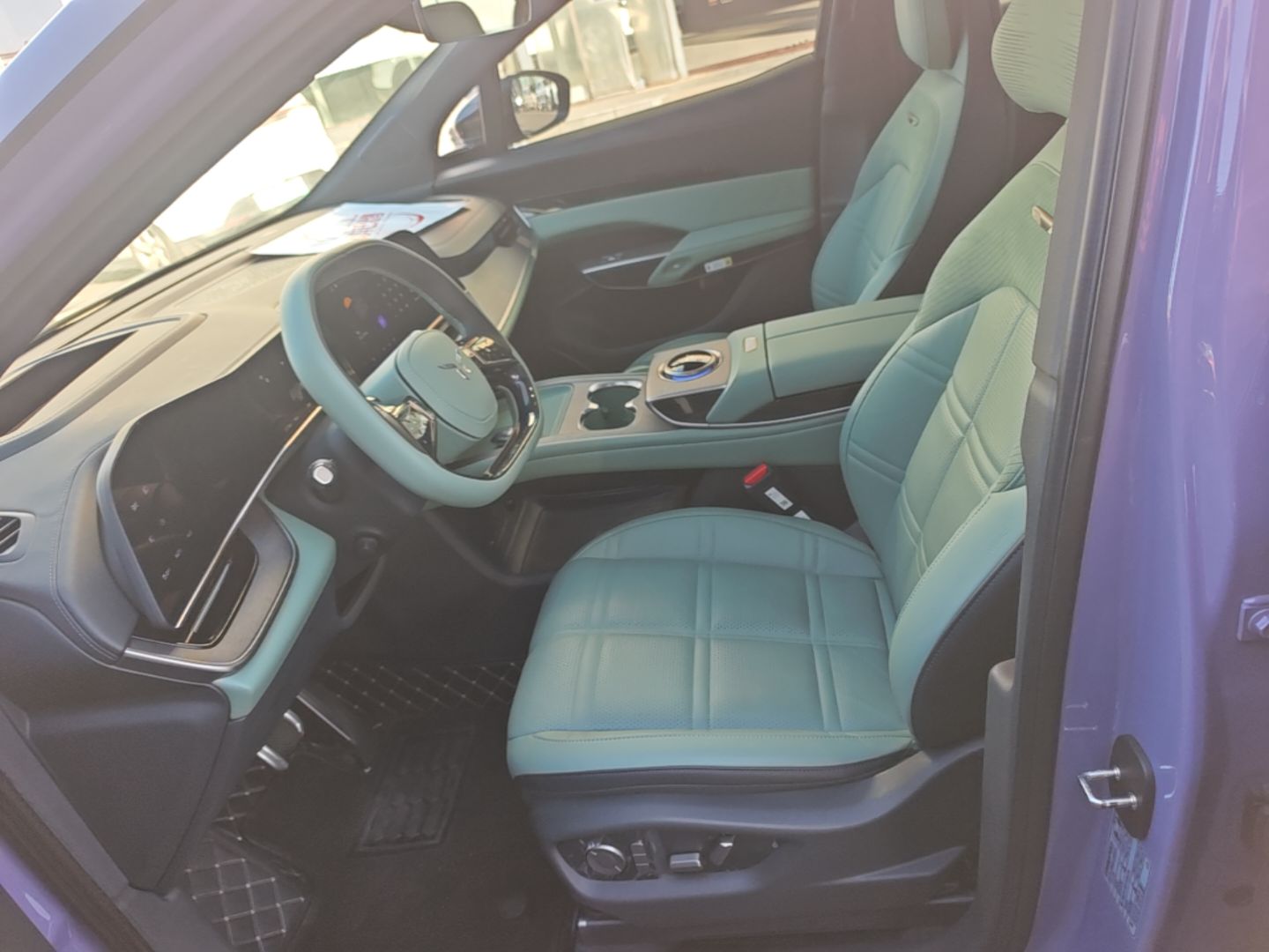 Hongqi Tiangong 08 2025 680 Ultra Four-Wheel-Drive Version — снимка 17