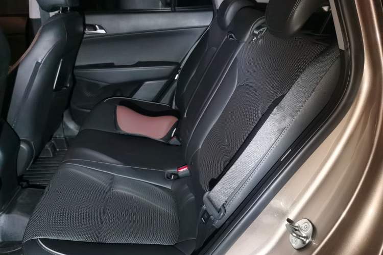 Used Hyundai ix25 2015 1.6L Automatic Two-Wheel Drive Smart GLS Trim Left Rear Seat