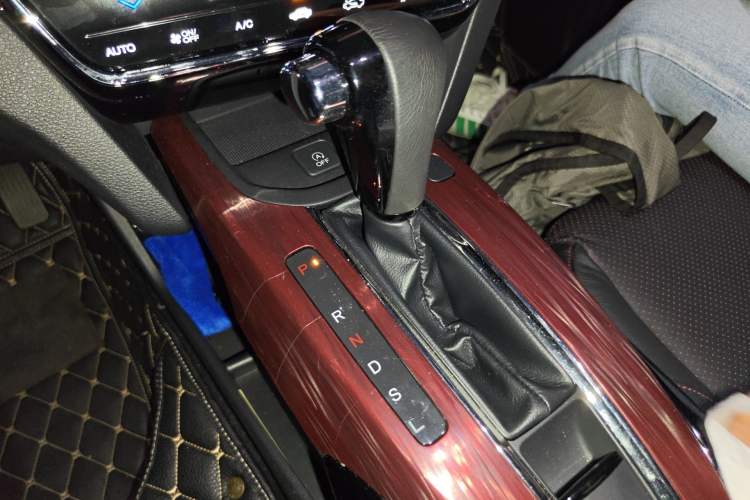 Used Honda XR-V 2015 1.8L VTi CVT Luxury Edition
