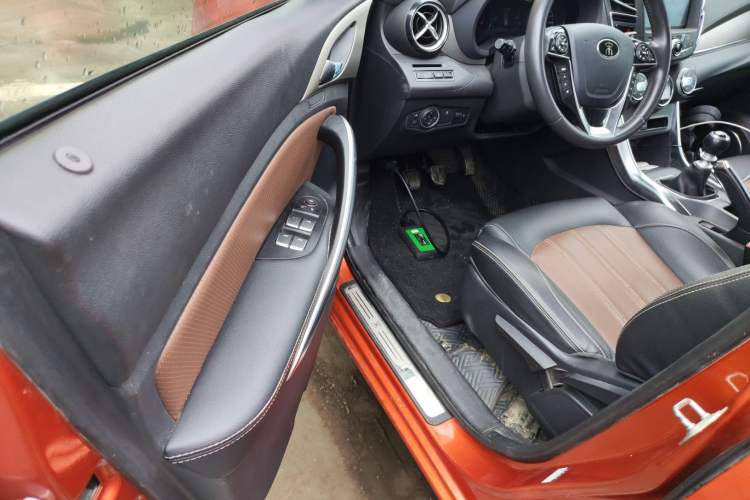 Used BYD Song 2016 GaiShi Edition 1.5TI Manual Elite Model
