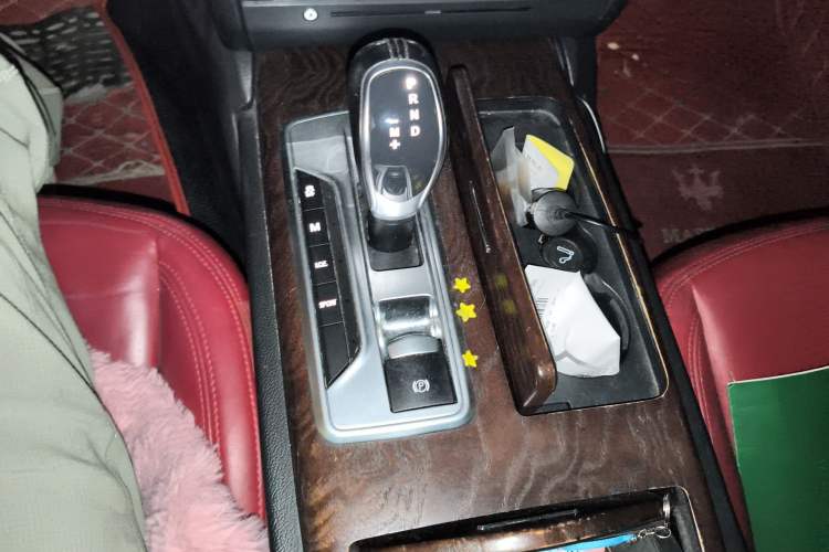 Used Maserati Ghibli 2014 3.0T Standard Edition Gear Lever