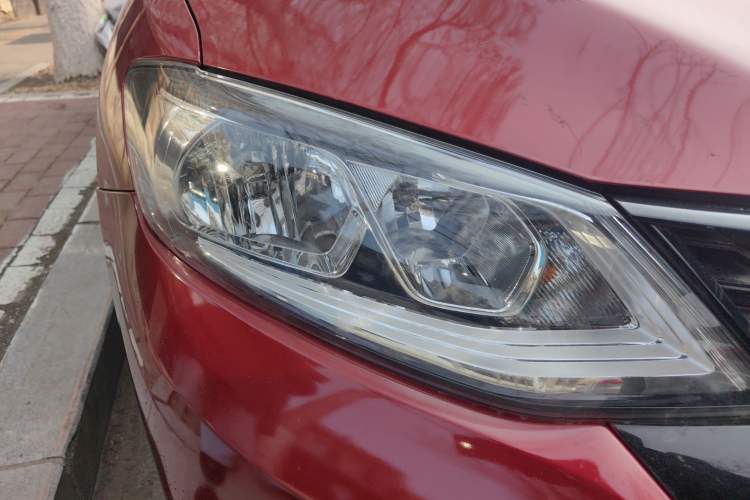 Used Nissan Tiida 2019 1.6L CVT Smart Drive Version China VI Standard Right Front Headlight