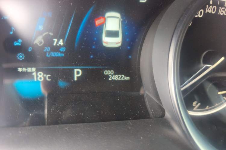 Used Toyota Camry 2023 2.0G Luxury Edition Odometer Close Up