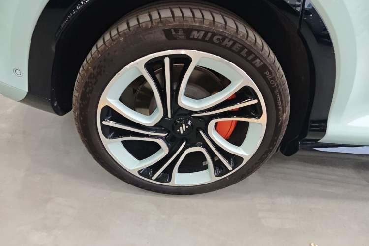 Used IM LS7 2023 100kWh Lux All-Wheel-Drive Version
