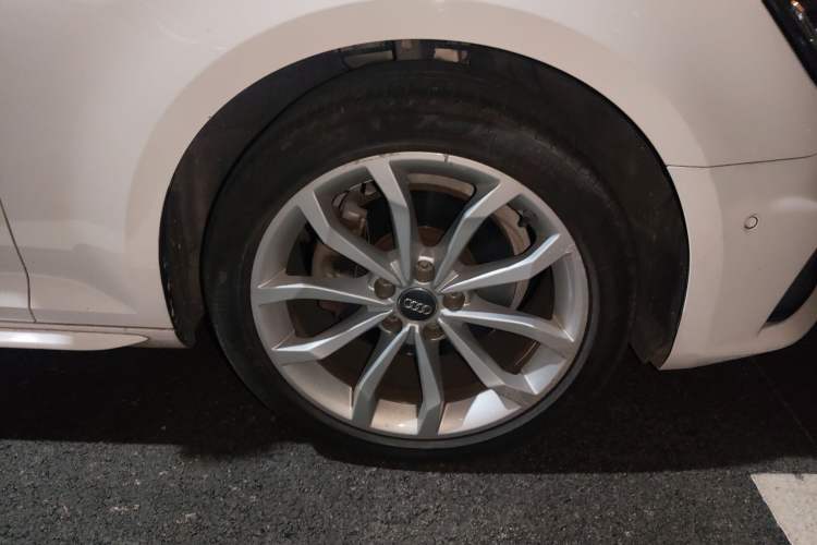 Used Audi A4L 2019 40 TFSI Fashion Edition China VI Emission Standard
