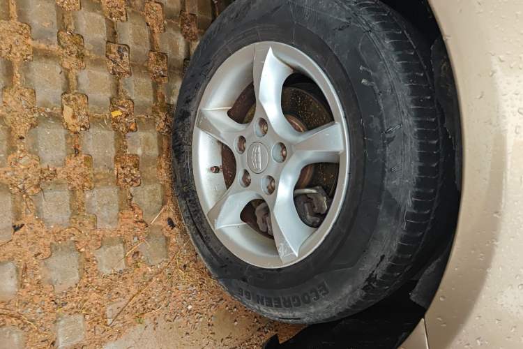 Used Geely Auto Classic Emgrand 2012 Sedan 1.8L Manual Comfort Model
