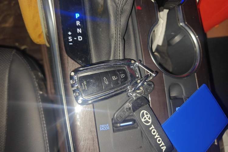 Used Toyota Highlander 2022 Dual-Engine 2.5L Four-Wheel Drive Supreme Edition 7-Seater
