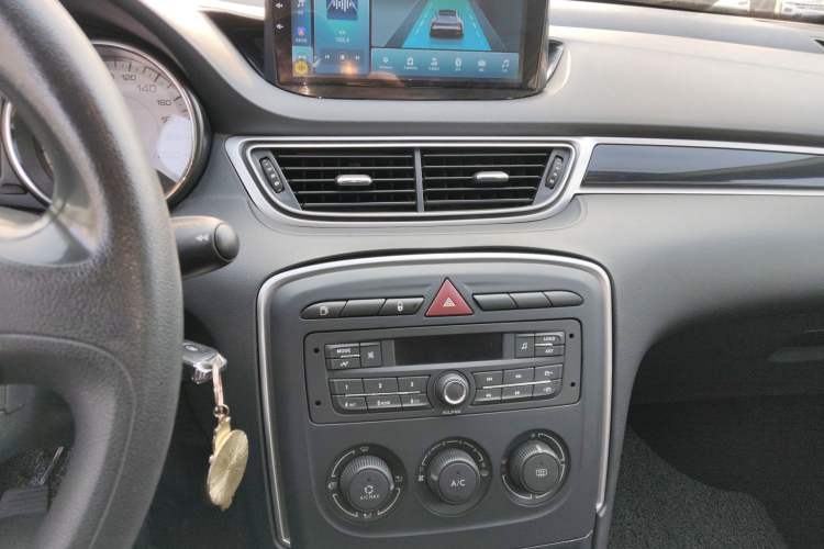 Used Peugeot 308 2014 Enjoy Edition Classic 1.6L Manual YouShang Model
