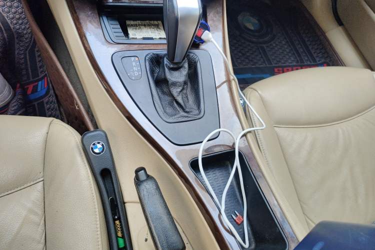 Used BMW 3 Series 2011 320i Sport Edition Gear Lever