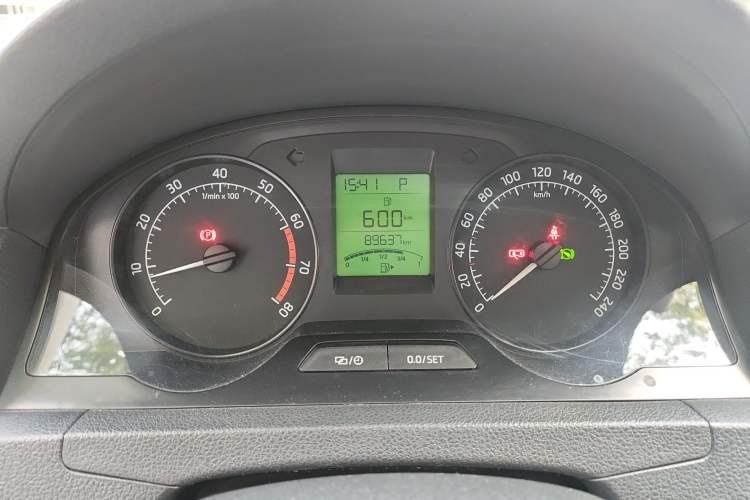 Used Skoda Rapid 2015 1.6L Automatic Smart Selection Model