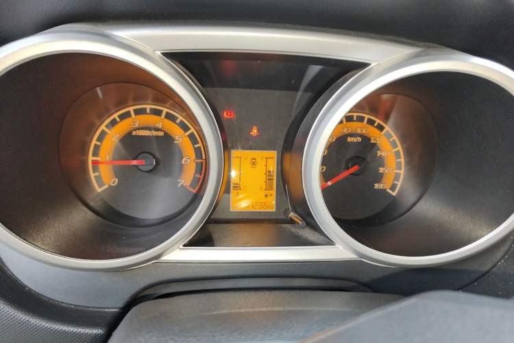 Used CHANGAN KAICHENG Ounuo S 2014 1.5L Luxury Model Instrument Cluster