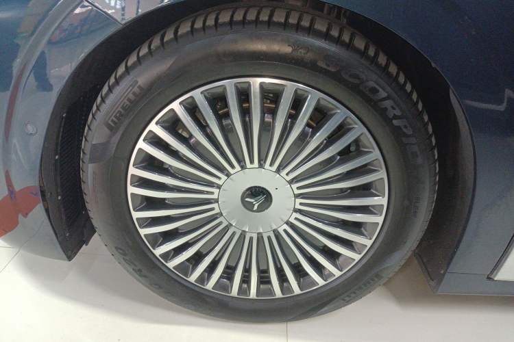 Used VOYAH Dream 2025 PHEV Four-Wheel-Drive Flagship Kunpeng Edition