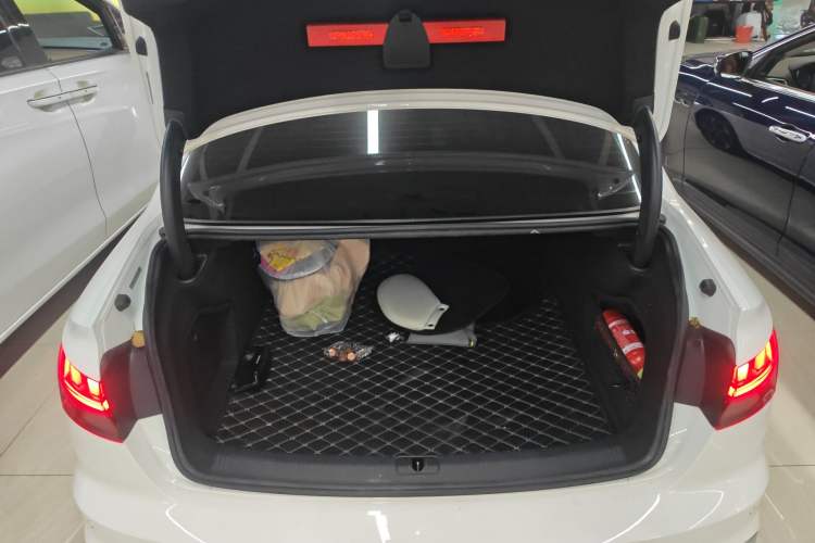 Used Audi A4L 2020 40 TFSI Fashion Dynamic Model Trunk